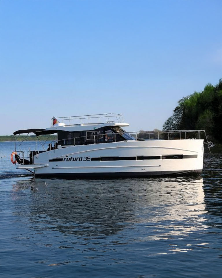 Futura 36 Plauer See, Yachtcharter Plau Schroeder